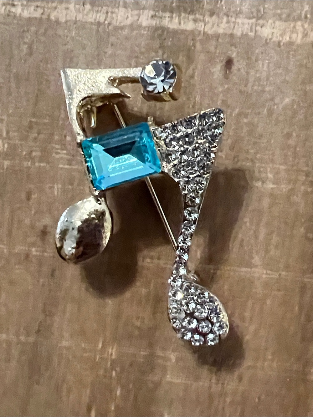 3/$18 Music Note Brooch with Bright Blue Stone and Clear Crystal Accents Lot 347